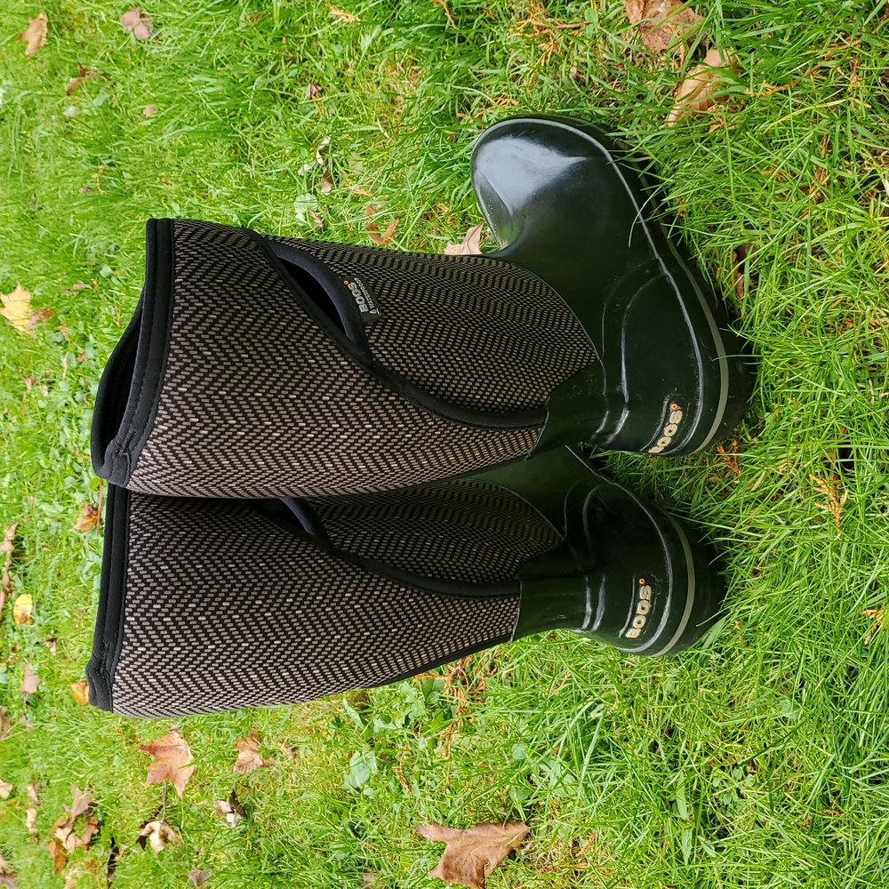 Bogs Black and Brown Herringbone Women's Boots - Picture 6 of 11